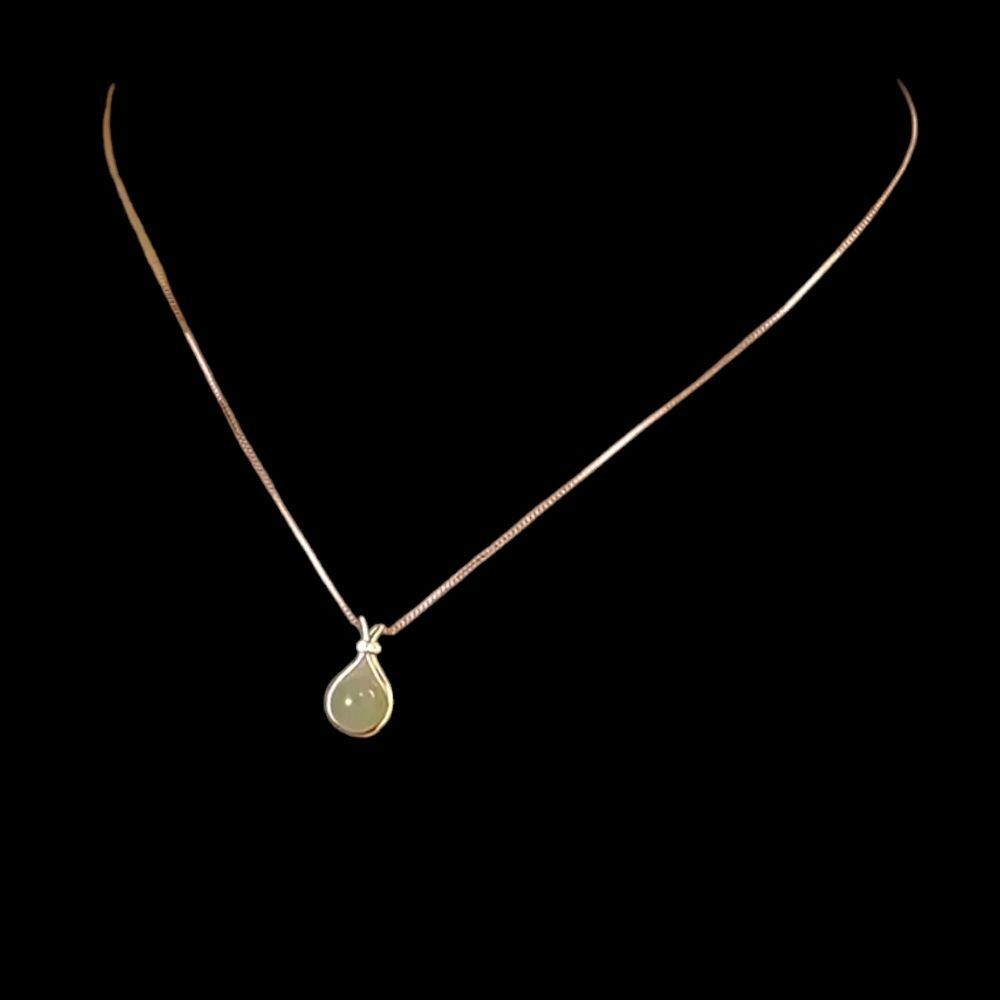 NWT Elegant Golden Jade Teardrop Pendant Necklace